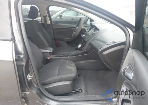 2015 Ford Focus Se z USA, uszkodzony, nr VIN 1FADP3K28FL334206